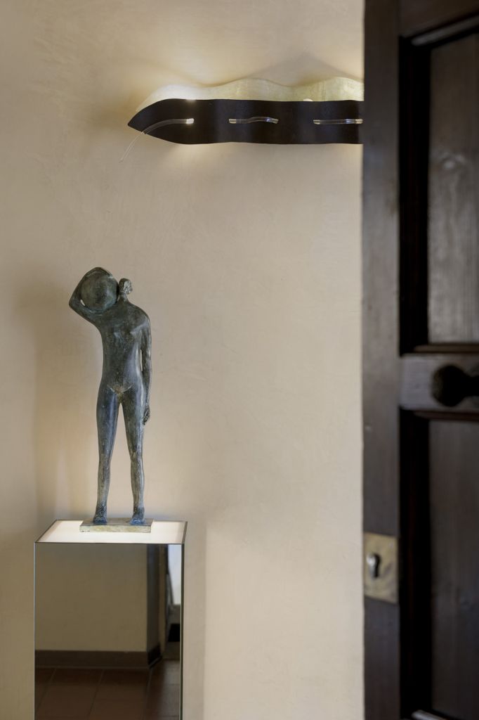 Pierattelli Architetture- Interior - Interior design - appartamento a Firenze - lampada terzani - statua - paolo staccioli