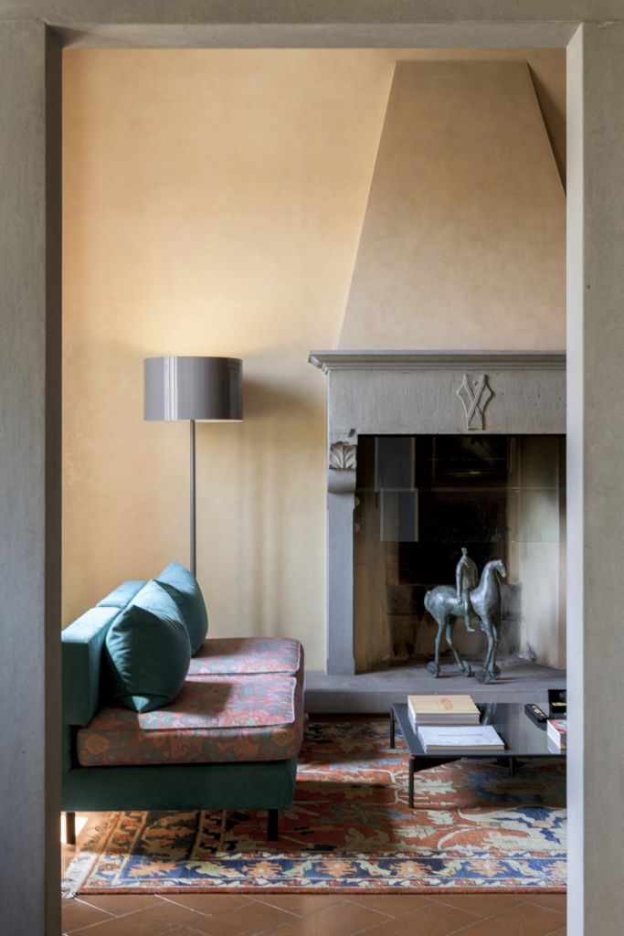 Pierattelli Architetture - studio architettura Firenze - Interior - Interior design - appartamento a Firenze - scultura paolo staccioli - divani b&b italia sity - spun light flos - tavolo cruise lema